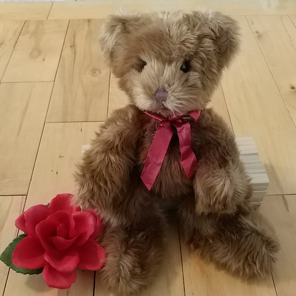 13" Pristine "Wadsworth" Russ Berrie & Co bear